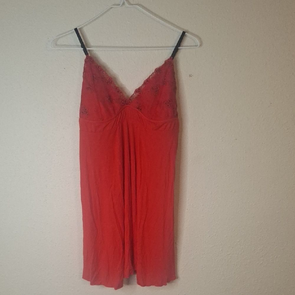 Avid Love Elegant Red Lace Trim Chemise size large